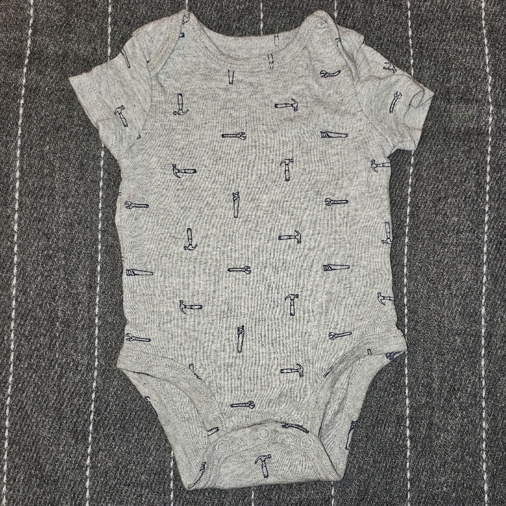 Carter's one piece bodysuit onesie
